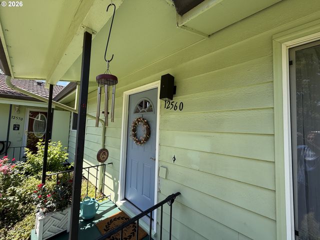 12560 Se MAIN St, Portland, OR 97233
