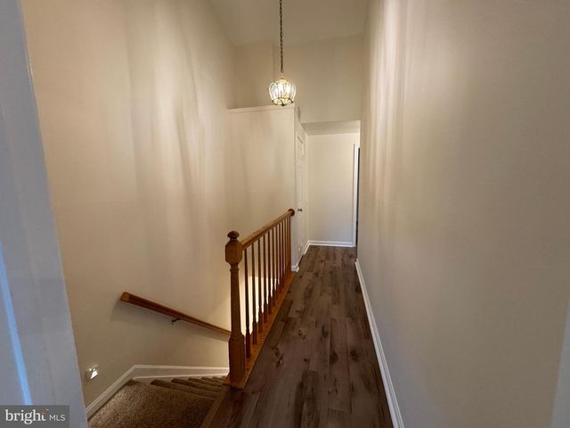 9685 WOODHENGE CT, Burke, VA 22015