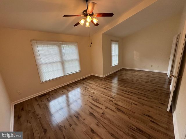 9685 WOODHENGE CT, Burke, VA 22015