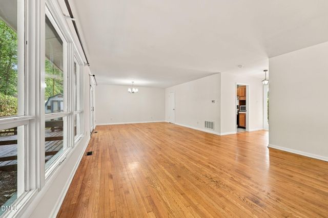 404 Longleaf Drive, Chapel Hill, NC 27517