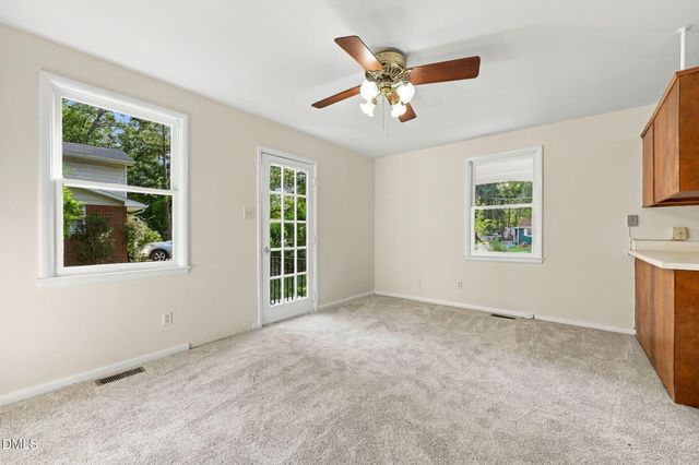404 Longleaf Drive, Chapel Hill, NC 27517