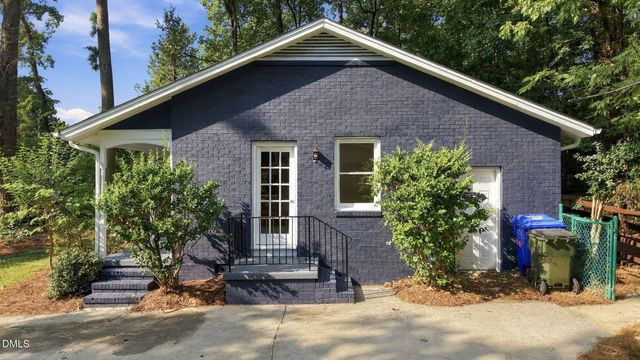 404 Longleaf Drive, Chapel Hill, NC 27517