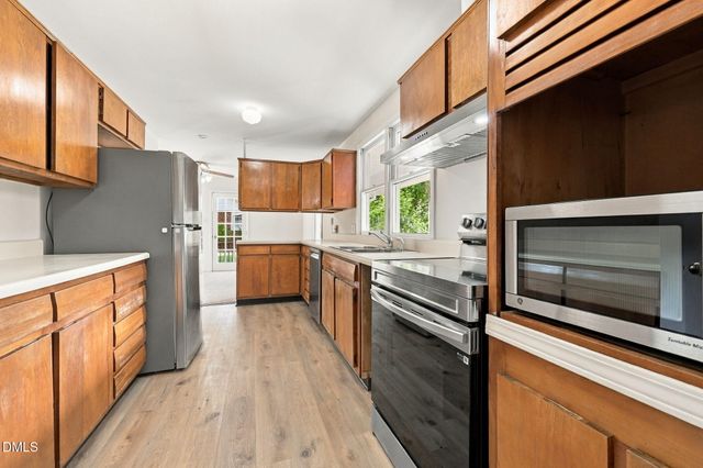 404 Longleaf Drive, Chapel Hill, NC 27517
