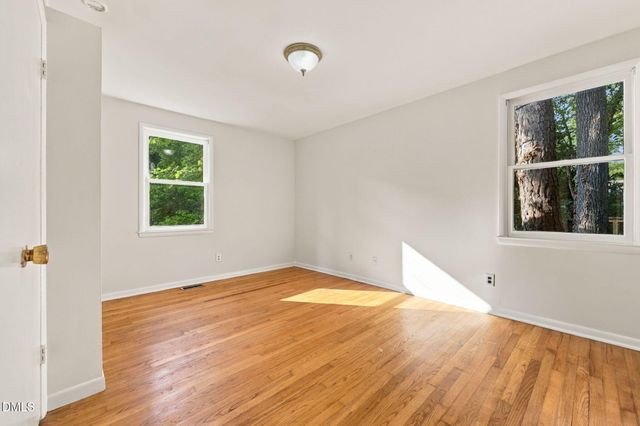 404 Longleaf Drive, Chapel Hill, NC 27517