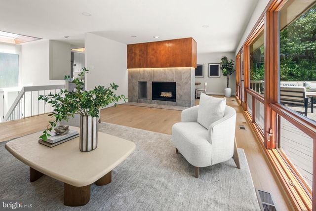 3201 CUNNINGHAM DR, Alexandria, VA 22309