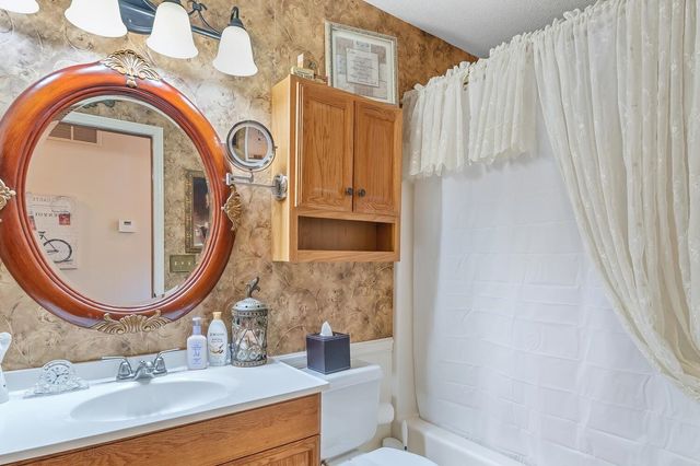 1304 E 85th St S, Haysville, KS 67060