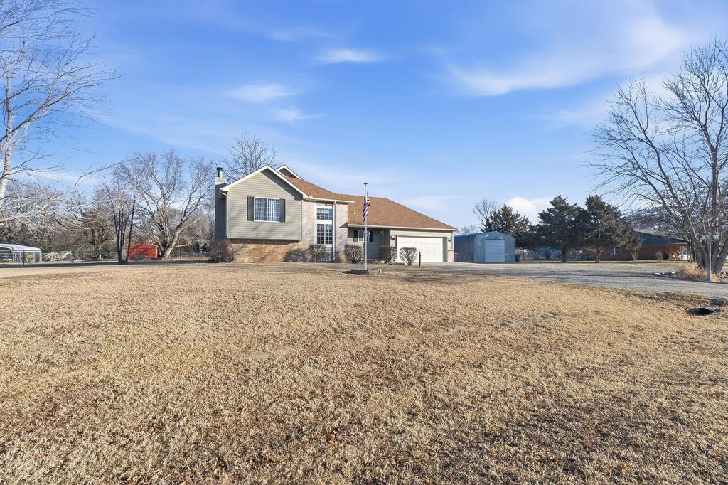 1304 E 85th St S, Haysville, KS 67060
