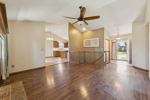 3505 N High Pt, Wichita, KS 67205