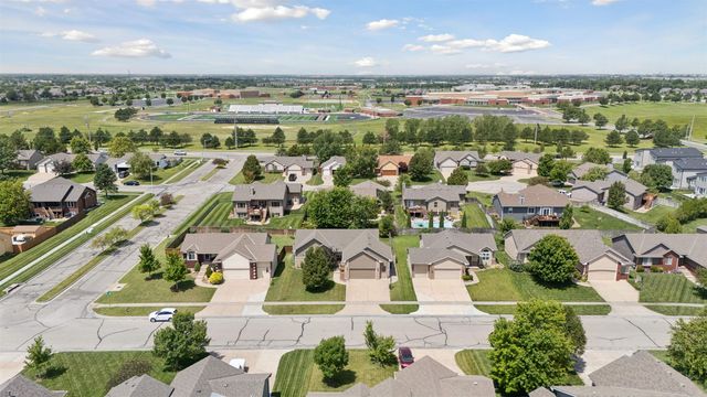 3505 N High Pt, Wichita, KS 67205