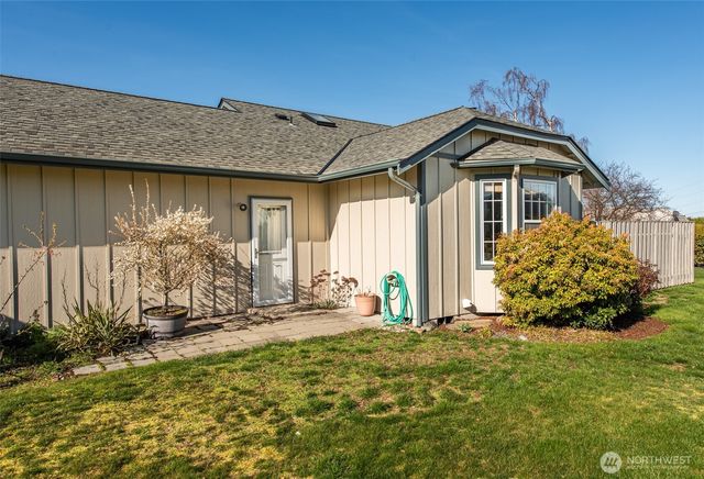 892 N Oxford Way, Sequim, WA 98382