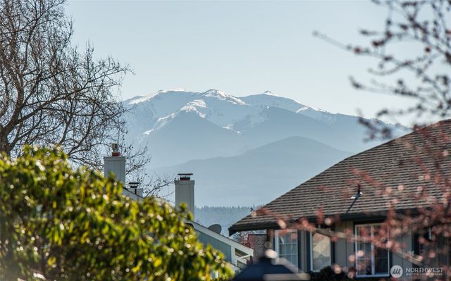 892 N Oxford Way, Sequim, WA 98382