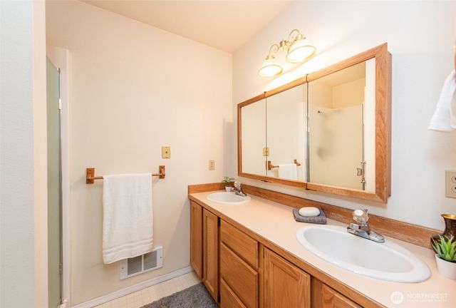 892 N Oxford Way, Sequim, WA 98382