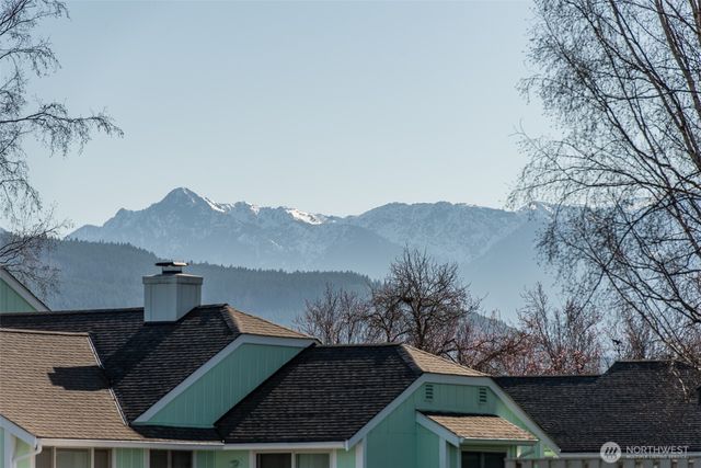 892 N Oxford Way, Sequim, WA 98382