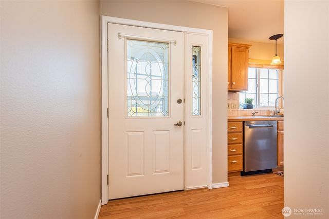 892 N Oxford Way, Sequim, WA 98382