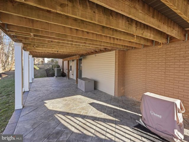 9115 NORTHEDGE DR, Springfield, VA 22153