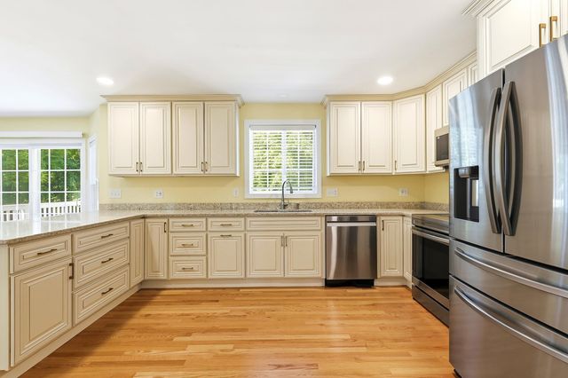 694 Walnut Street, Manchester, NH 03104