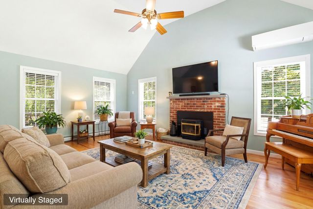 694 Walnut Street, Manchester, NH 03104