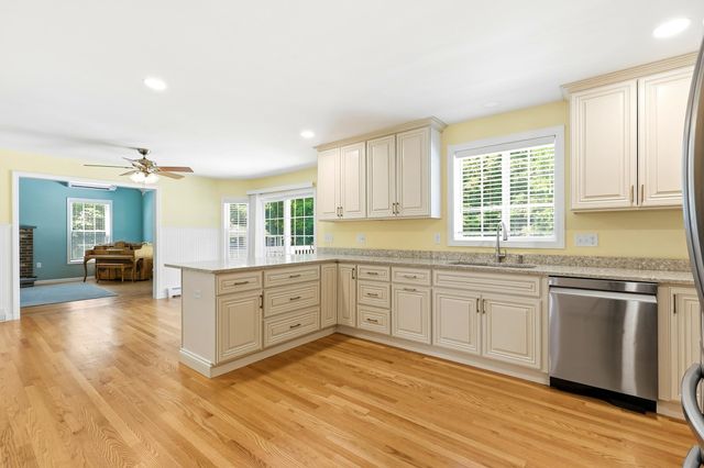 694 Walnut Street, Manchester, NH 03104