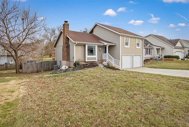 210 N 14th Street, Louisburg, KS 66053
