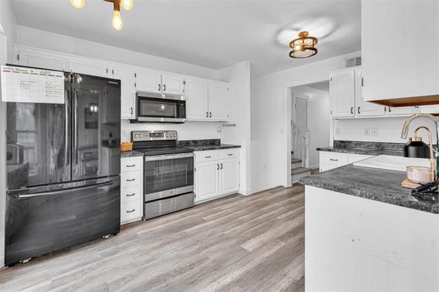 210 N 14th Street, Louisburg, KS 66053