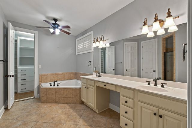 1325 Barkleigh Ln, Franklin, TN 37064