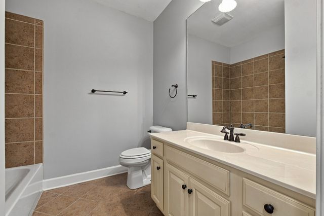 1325 Barkleigh Ln, Franklin, TN 37064