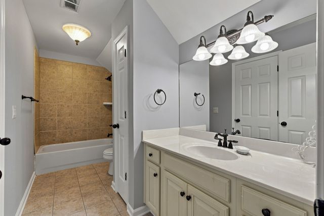 1325 Barkleigh Ln, Franklin, TN 37064