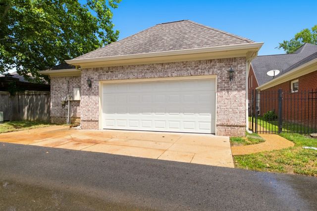 1325 Barkleigh Ln, Franklin, TN 37064
