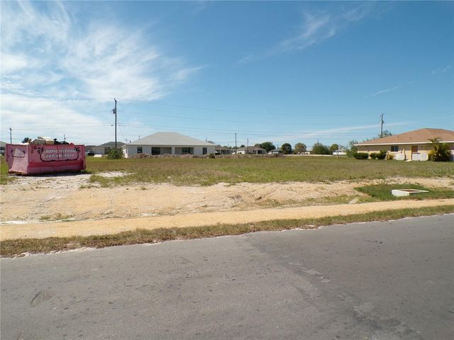 1816 NE 8TH PLACE, Cape Coral, FL 33909