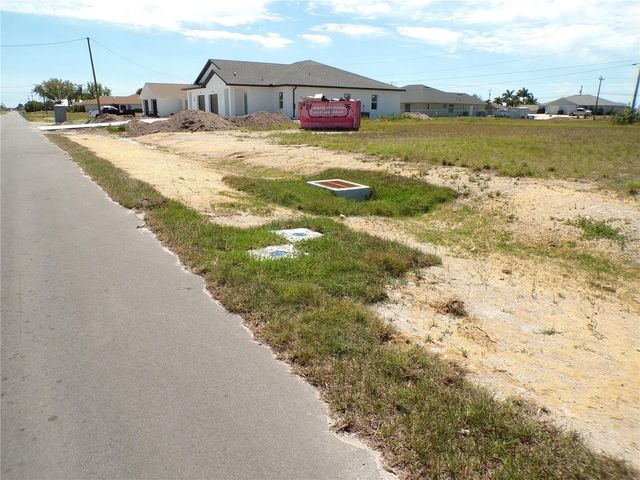 1816 NE 8TH PLACE, Cape Coral, FL 33909