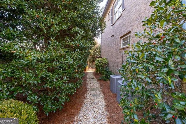 4650 Woodlawn Gates Lane NE, Marietta, GA 30068