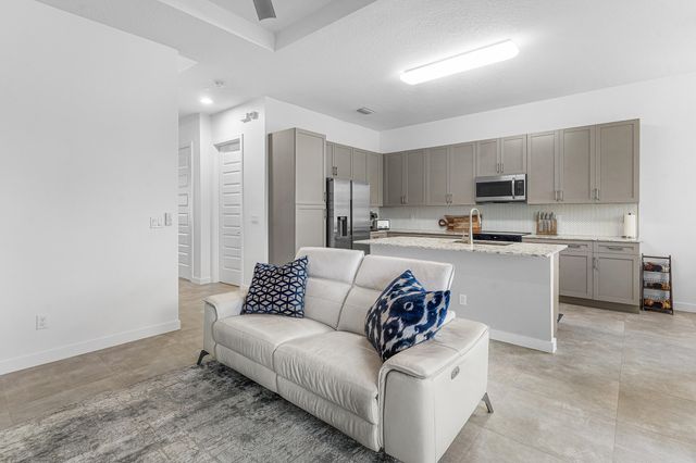 610 Pioneer Way, Royal Palm Beach, FL 33411