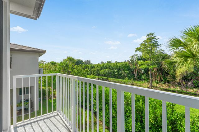610 Pioneer Way, Royal Palm Beach, FL 33411