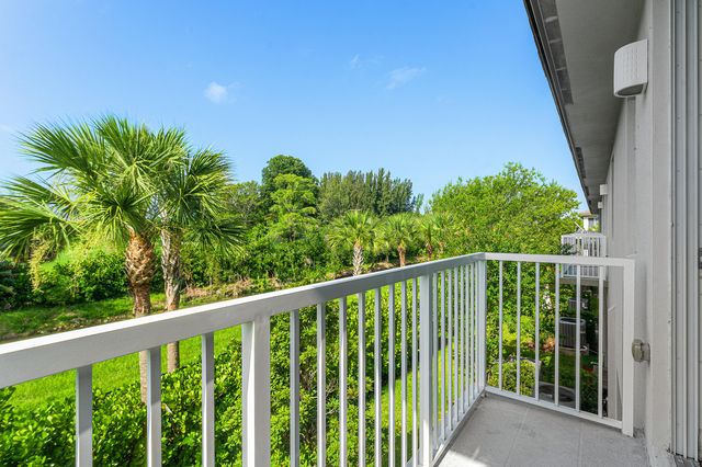 610 Pioneer Way, Royal Palm Beach, FL 33411