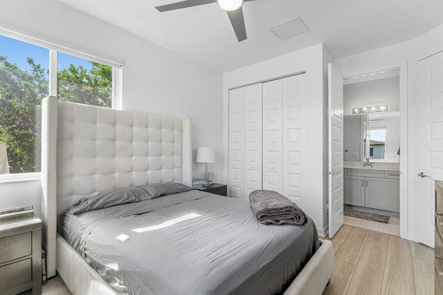 610 Pioneer Way, Royal Palm Beach, FL 33411