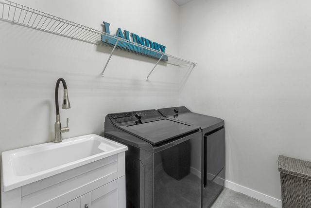 610 Pioneer Way, Royal Palm Beach, FL 33411