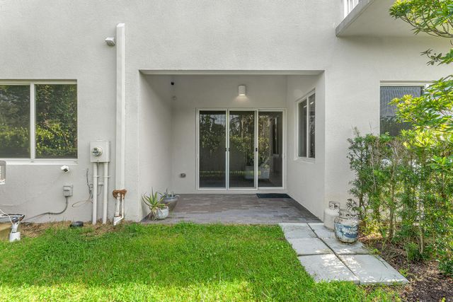 610 Pioneer Way, Royal Palm Beach, FL 33411