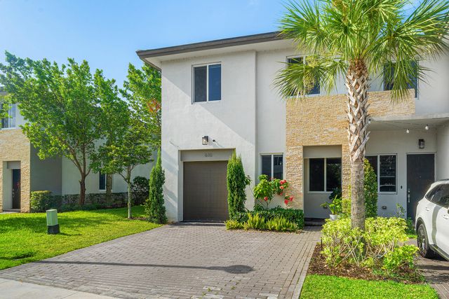 610 Pioneer Way, Royal Palm Beach, FL 33411