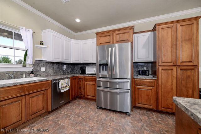 99821 4621 Road, Sallisaw, OK 74955