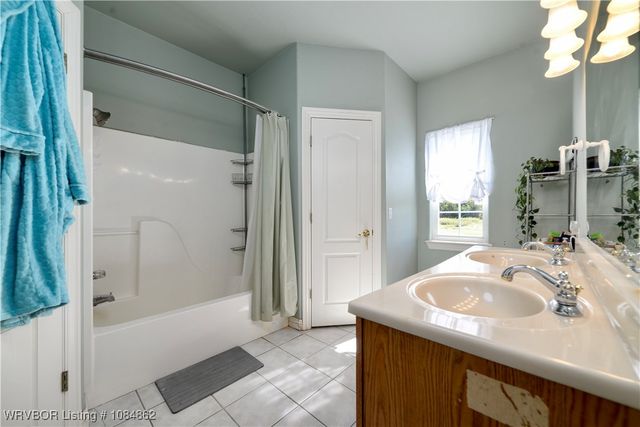 99821 4621 Road, Sallisaw, OK 74955