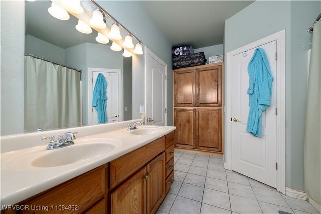 99821 4621 Road, Sallisaw, OK 74955