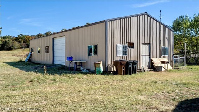 99821 4621 Road, Sallisaw, OK 74955