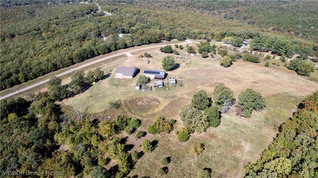 99821 4621 Road, Sallisaw, OK 74955