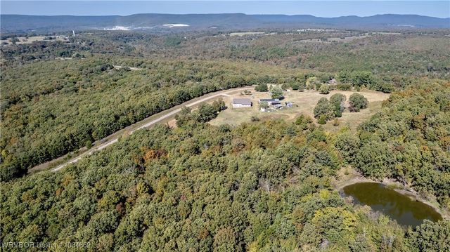 99821 4621 Road, Sallisaw, OK 74955