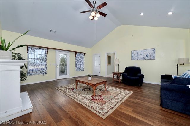 99821 4621 Road, Sallisaw, OK 74955