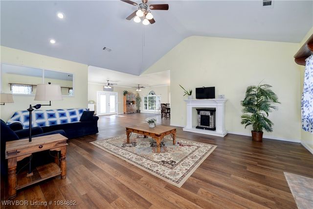 99821 4621 Road, Sallisaw, OK 74955