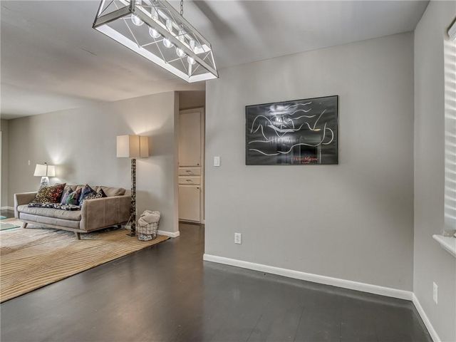 10833 N Utica Drive, The Village, OK 73120
