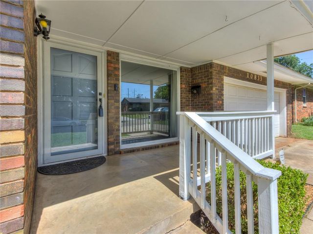 10833 N Utica Drive, The Village, OK 73120