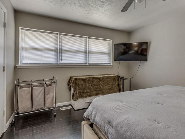 10833 N Utica Drive, The Village, OK 73120