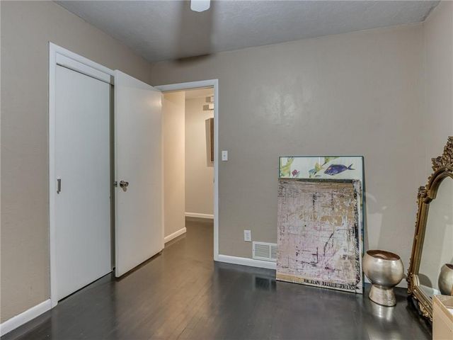 10833 N Utica Drive, The Village, OK 73120